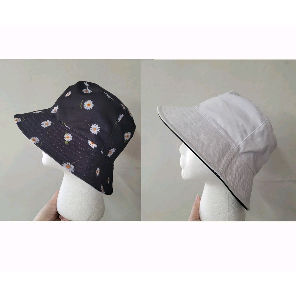 Alice + Olivia Bucket Hat Womens OS Black White Reversible Daisy Floral Print